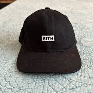 Black Kith snap back hat